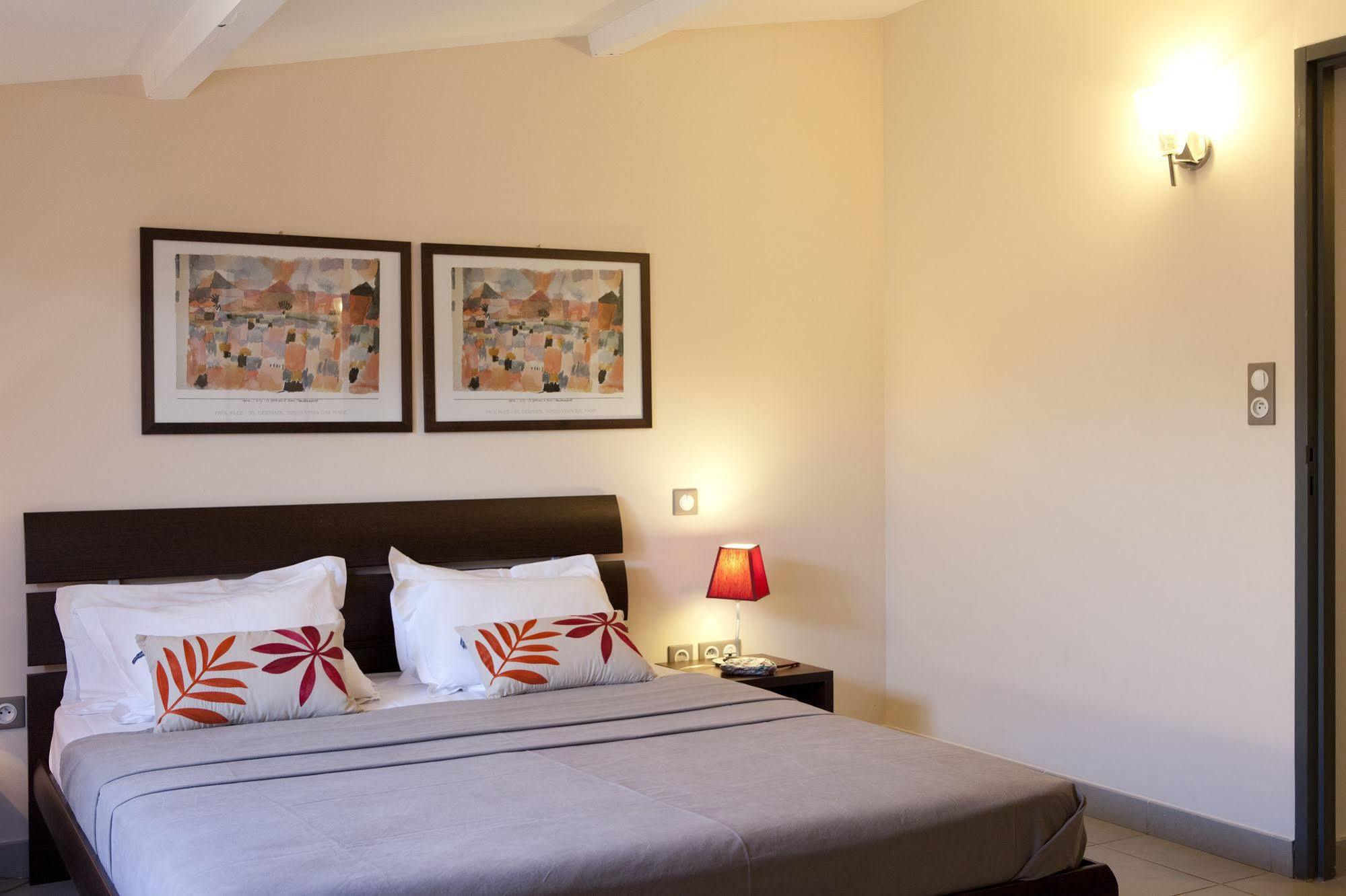 Mas De Valrugues Holifrance Lejlighedshotel Saint-Rémy-de-Provence Eksteriør billede