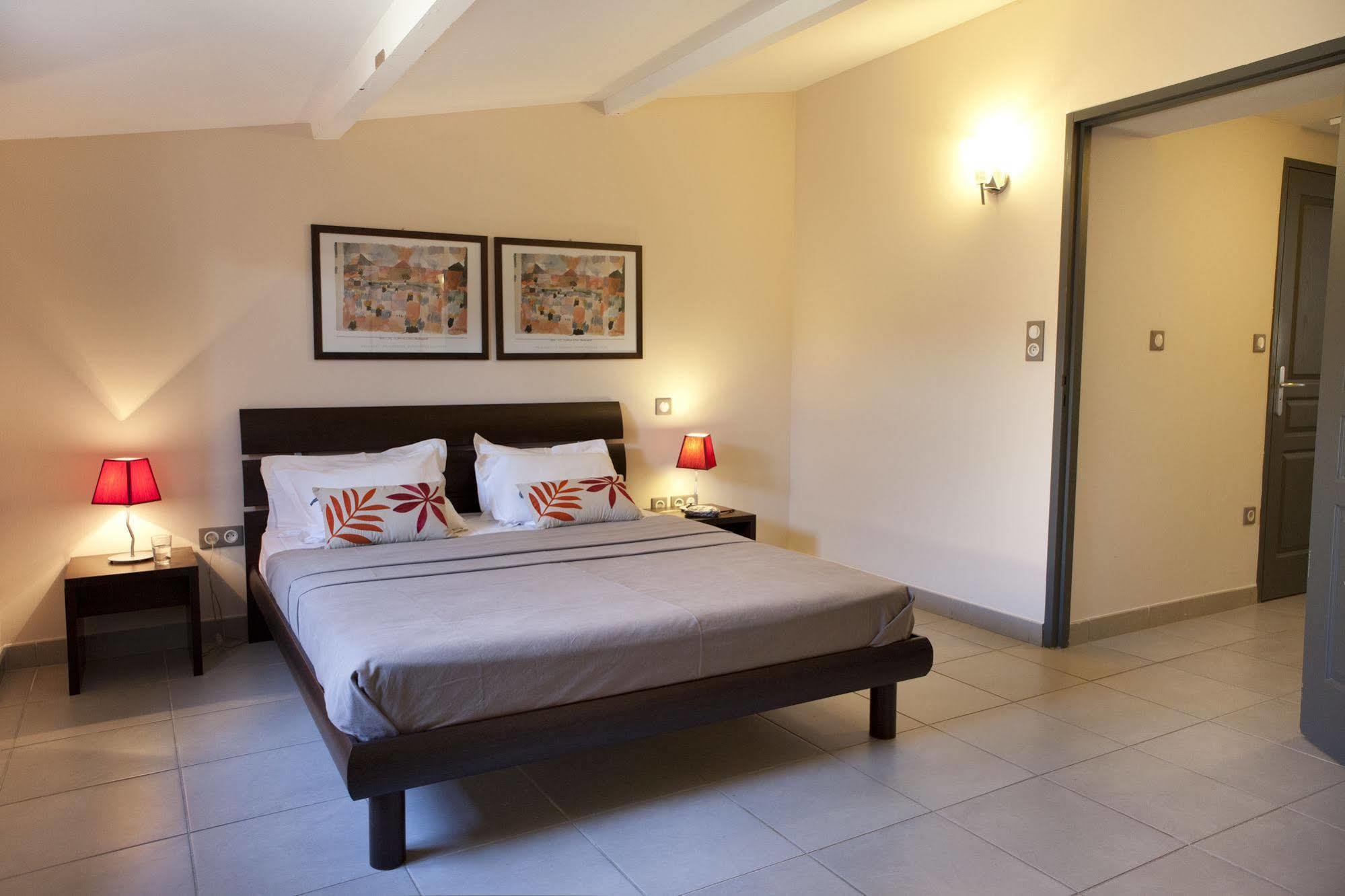 Mas De Valrugues Holifrance Lejlighedshotel Saint-Rémy-de-Provence Eksteriør billede